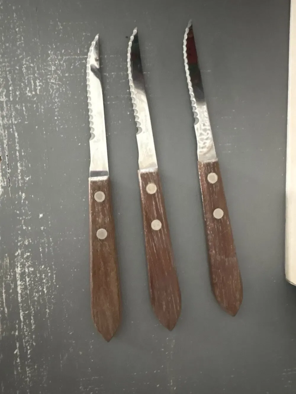 Vintage Robeson Stainless USA Serrated Steak Knives Wood Handles Set of 3